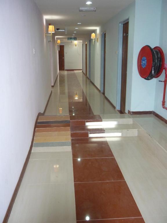 J &J Hotel 亞庇 外观 照片