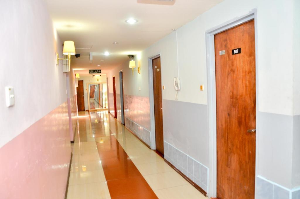 J &J Hotel 亞庇 外观 照片