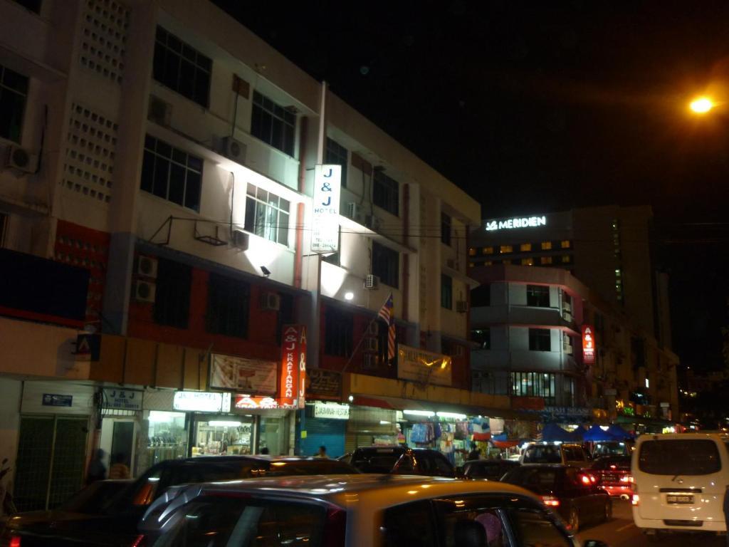 J &J Hotel 亞庇 外观 照片