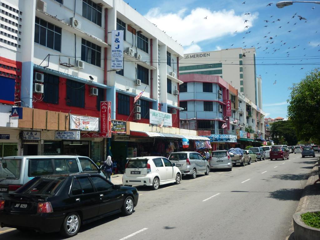J &J Hotel 亞庇 外观 照片
